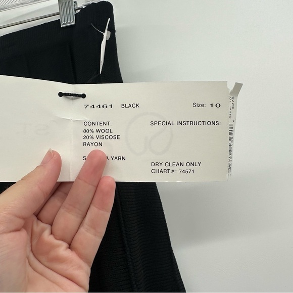 NEW St John Black Santana Knit Fit n Flare Pleated Business Wear Skirt Size 10 - Picture 6 of 7